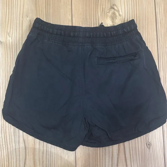 Lululemon shorts - Picture 2 of 3